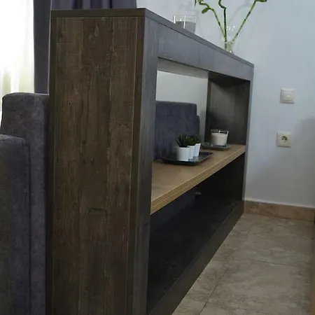 Quiet Urban With Private Backyard *