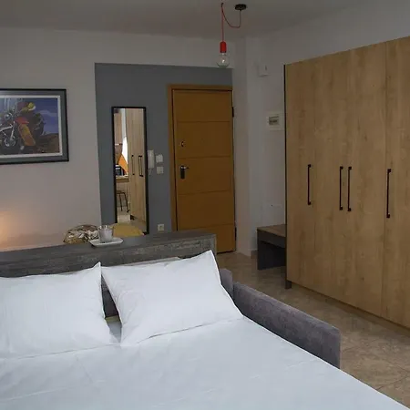 Quiet Urban With Private Backyard * テッサロニキ