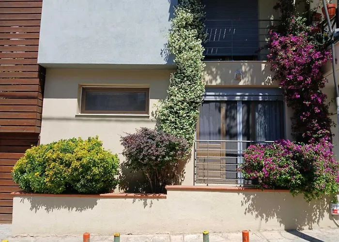 דירה Quiet Urban With Private Backyard סלוניקי