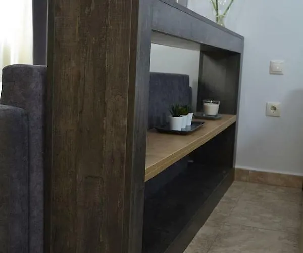 Quiet Urban With Private Backyard *