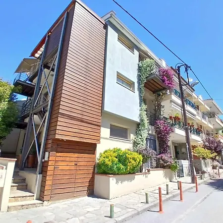 Quiet Urban With Private Backyard سالونيك