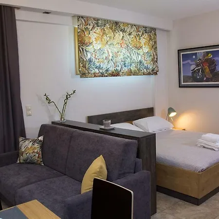 Quiet Urban With Private Backyard * Thessaloniki