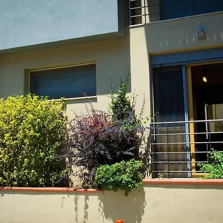 Quiet Urban With Private Backyard سالونيك