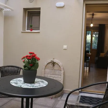 Quiet Urban With Private Backyard شقة *