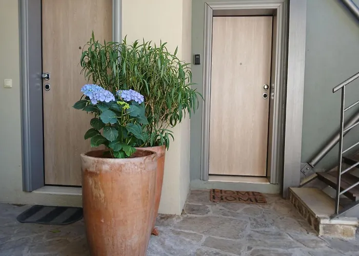 Quiet Urban With Private Backyard Апартаменты Салоники