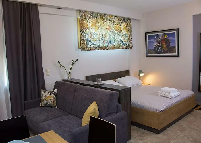 Quiet Urban With Private Backyard * Θεσσαλονίκη