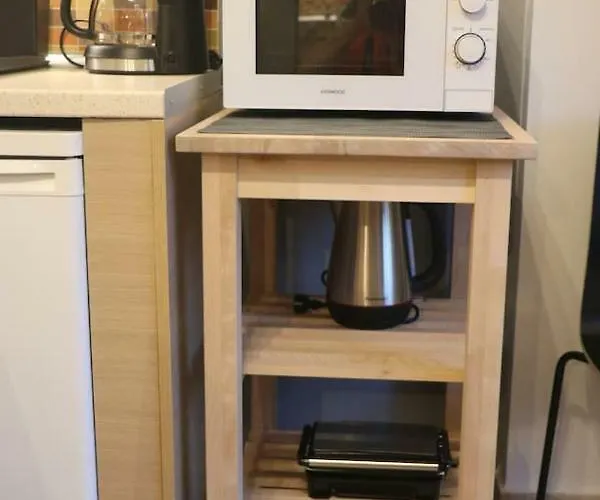 Апартаменты Quiet Urban With Private Backyard Салоники