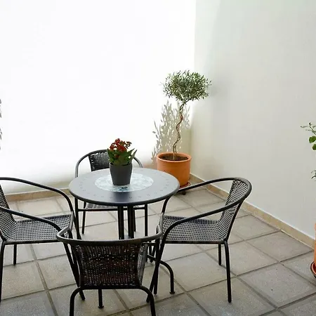 Quiet Urban With Private Backyard * Thessaloniki
